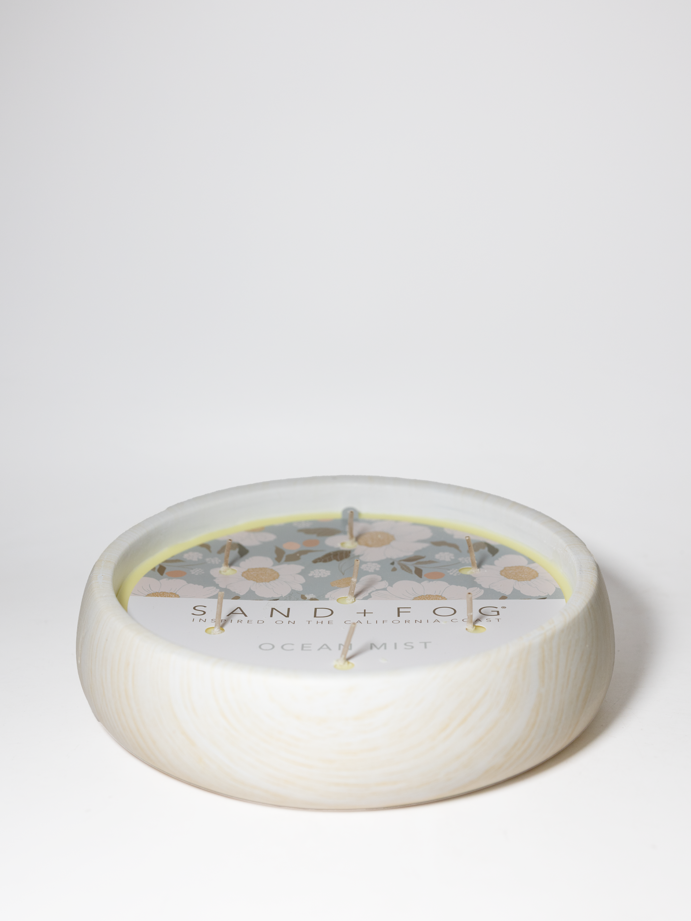 Ocean Mist 27 oz scented candle